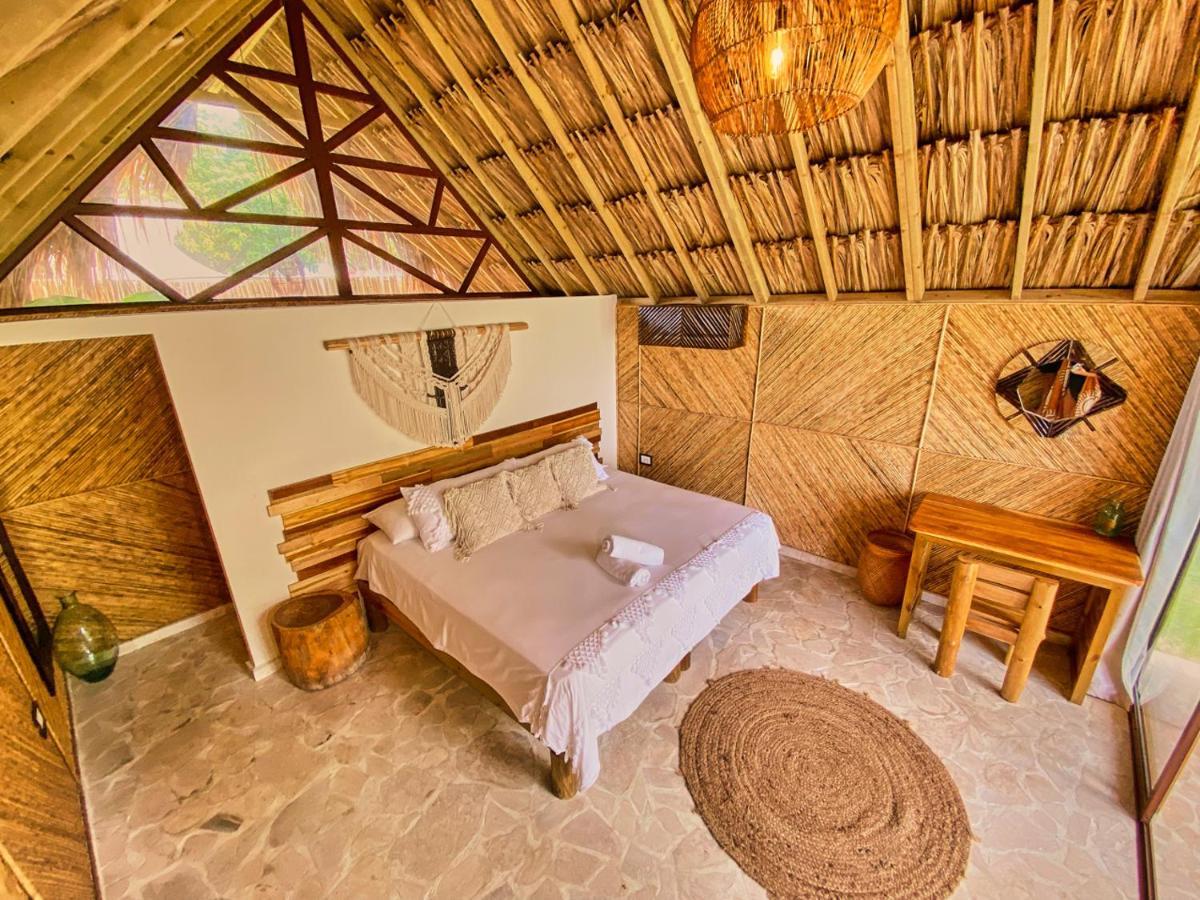 Hotel Остров Мукура Екстериор снимка